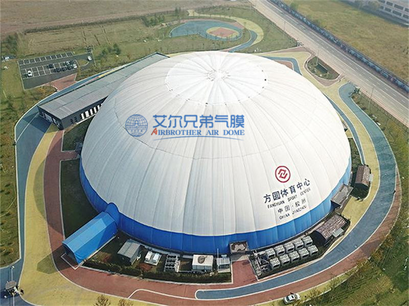  1萬平氣膜館日費(fèi)用，山東專業(yè)氣膜建筑生產(chǎn)廠家