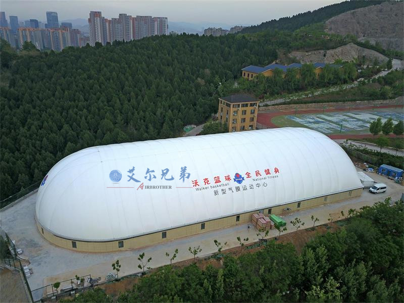 建設(shè)氣膜運(yùn)動(dòng)場(chǎng)館，提倡全民健身