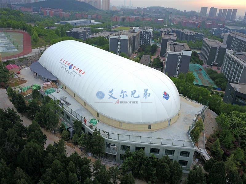 打造適合運動的氣膜體育館，構建城市新特色